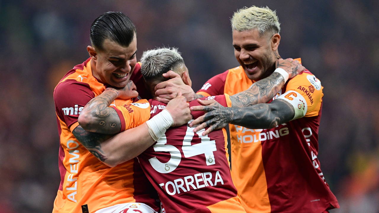 Rekorunu egale etmeye çok yaklaştı... Galatasaray şampiyonluk için Samsunspor deplasmanında!