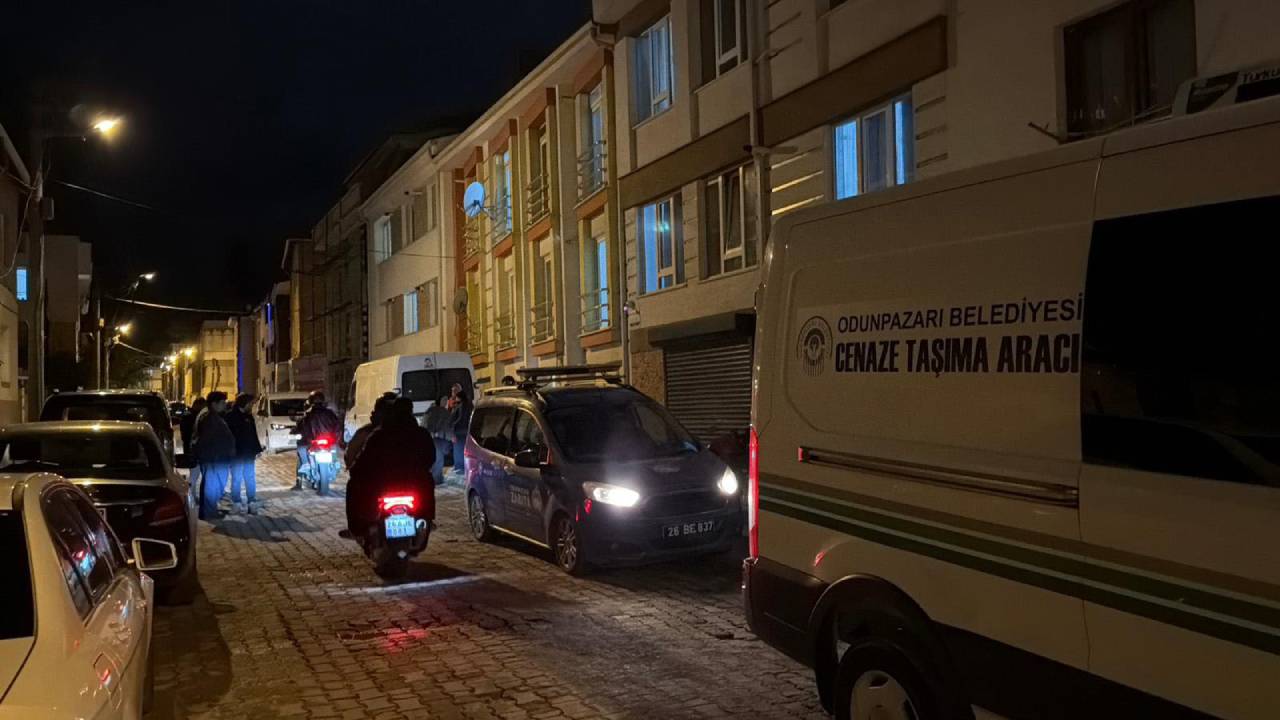 Eskişehir'de yalnız kaldığı evinde ölü bulundu