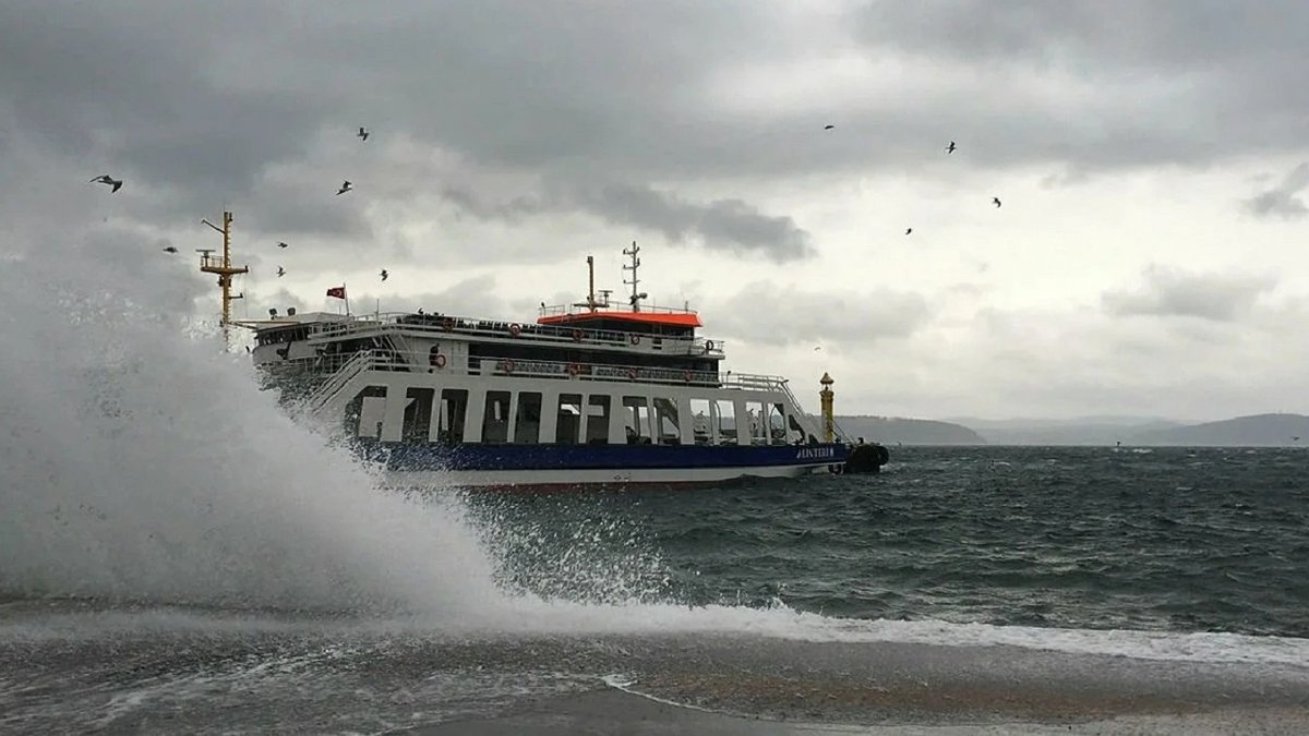 Marmara'da fırtına. Deniz otobüsü seferleri iptal